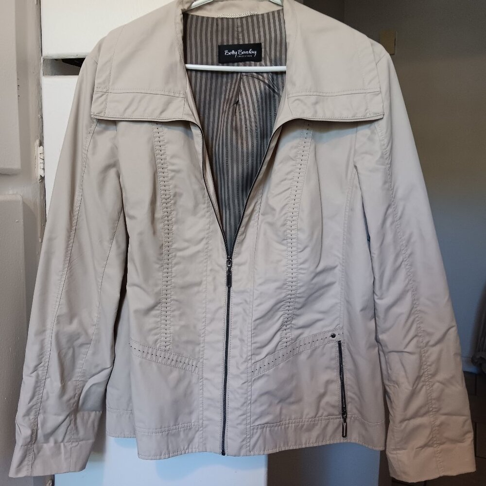 Stylish coat for women